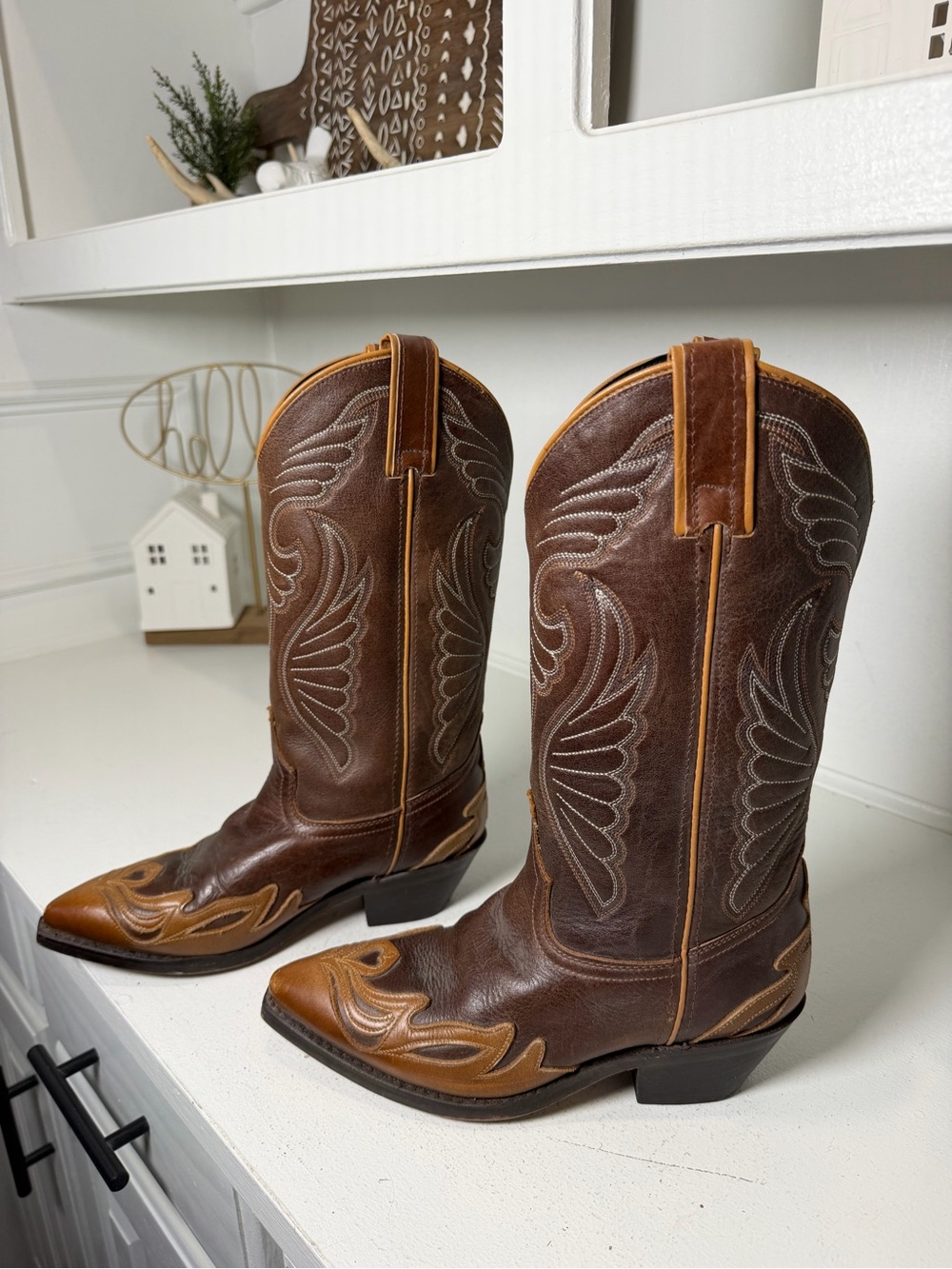 Laredo Women’s 6M Heart Brown Leather Cowboy Boots Two Tone Western Pointed Toe